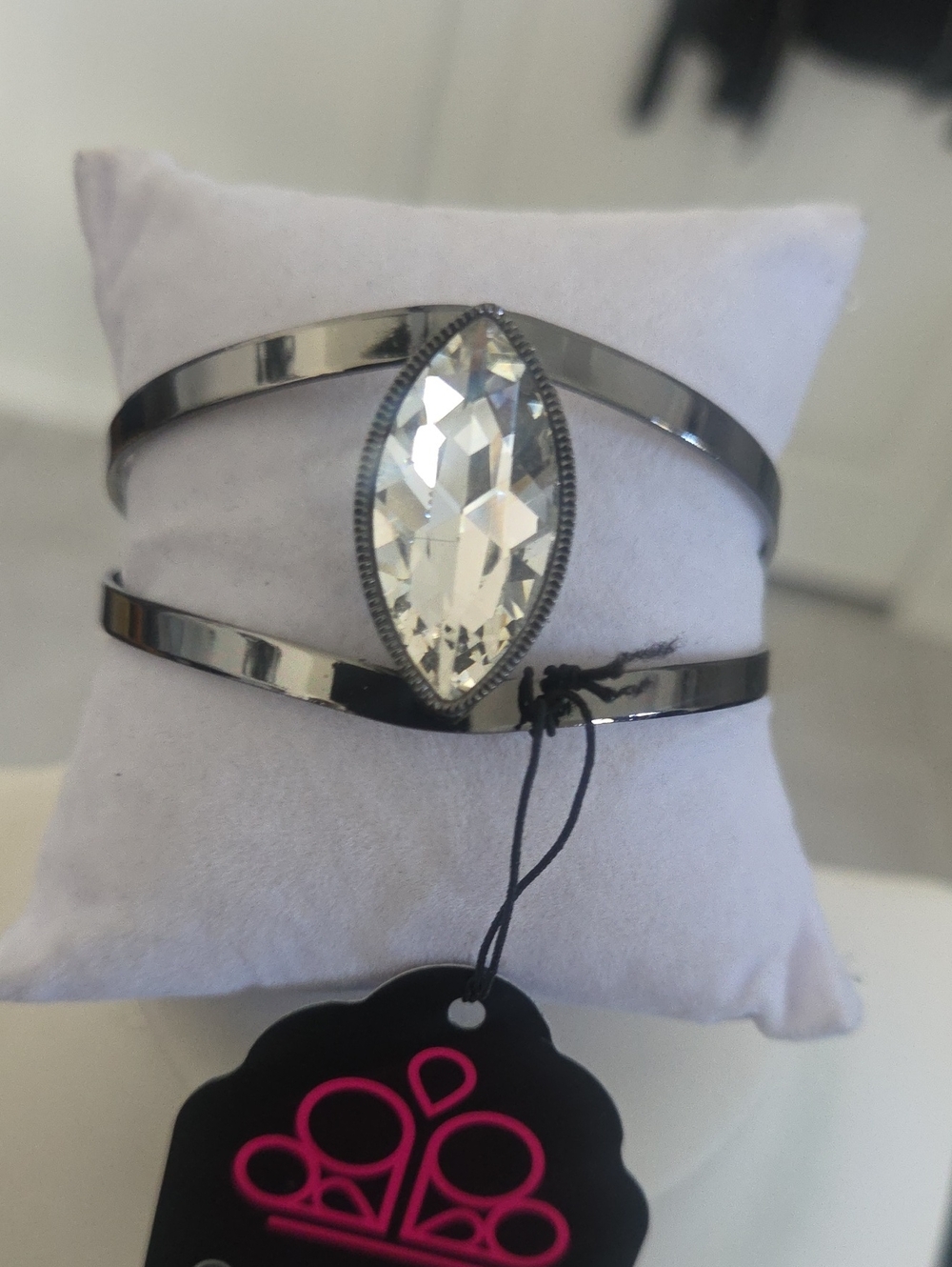 Paparazzi Toss Me A Tiara Black Bracelet NWT